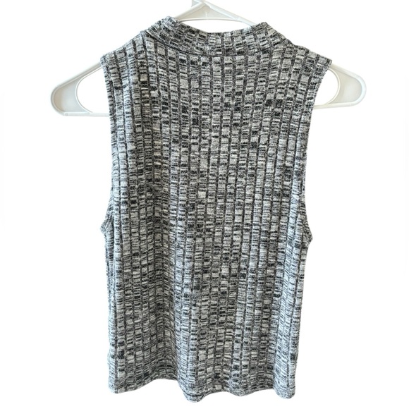 Gray Ribbed Mock Neck Top - Picture 2 of 6